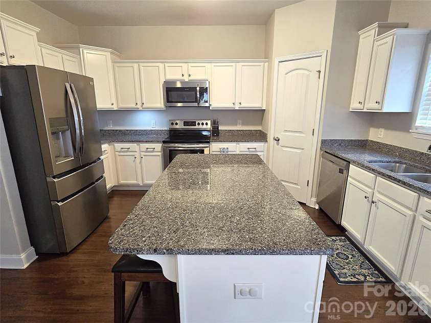 5177 Oak Circle, Granite Falls, NC 28630.  MLS# CAR4339969, YatesRealty ID 11355. 