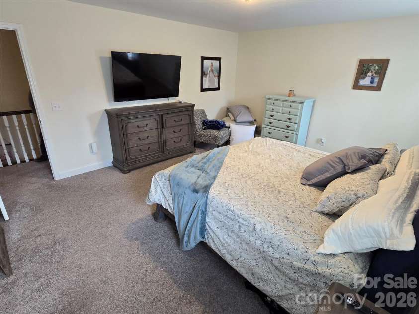 5177 Oak Circle, Granite Falls, NC 28630.  MLS# CAR4339969, YatesRealty ID 11355. 