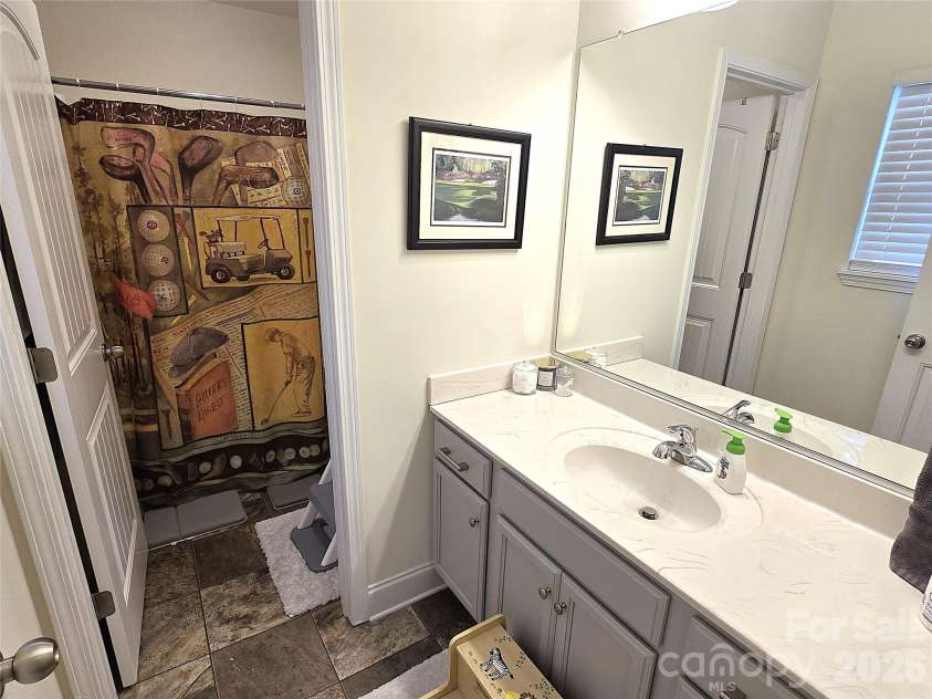 5177 Oak Circle, Granite Falls, NC 28630.  MLS# CAR4339969, YatesRealty ID 11355. 