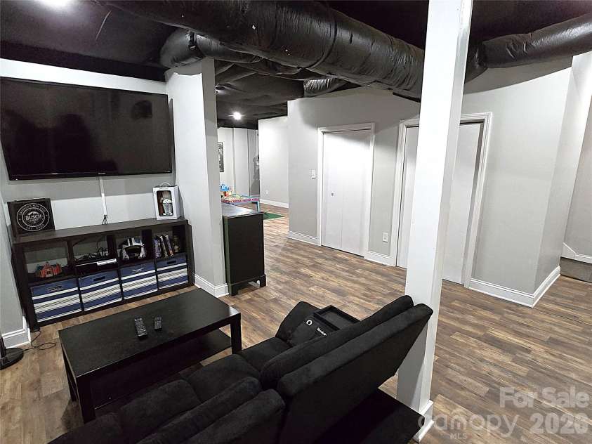 5177 Oak Circle, Granite Falls, NC 28630.  MLS# CAR4339969, YatesRealty ID 11355. 