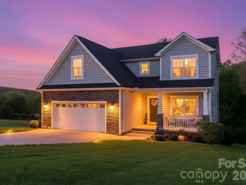 5177 Oak Circle, Granite Falls, NC 28630.  MLS# CAR4339969, YatesRealty ID 11355. 
