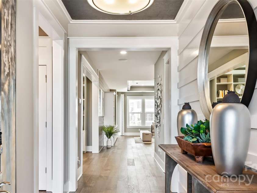 13241 Cozy Court, Charlotte, NC 28215.  MLS# CAR4256204, YatesRealty ID 11357. Foyer