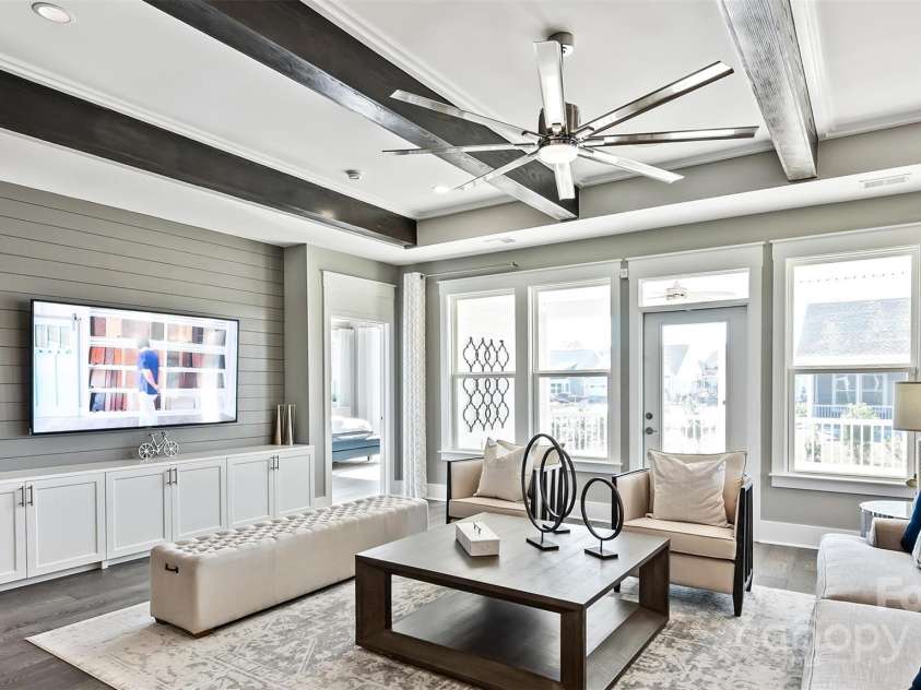 13241 Cozy Court, Charlotte, NC 28215.  MLS# CAR4256204, YatesRealty ID 11357. Great Room