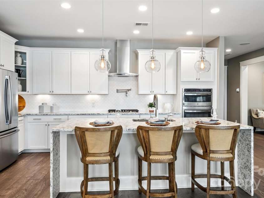 13241 Cozy Court, Charlotte, NC 28215.  MLS# CAR4256204, YatesRealty ID 11357. Kitchen
