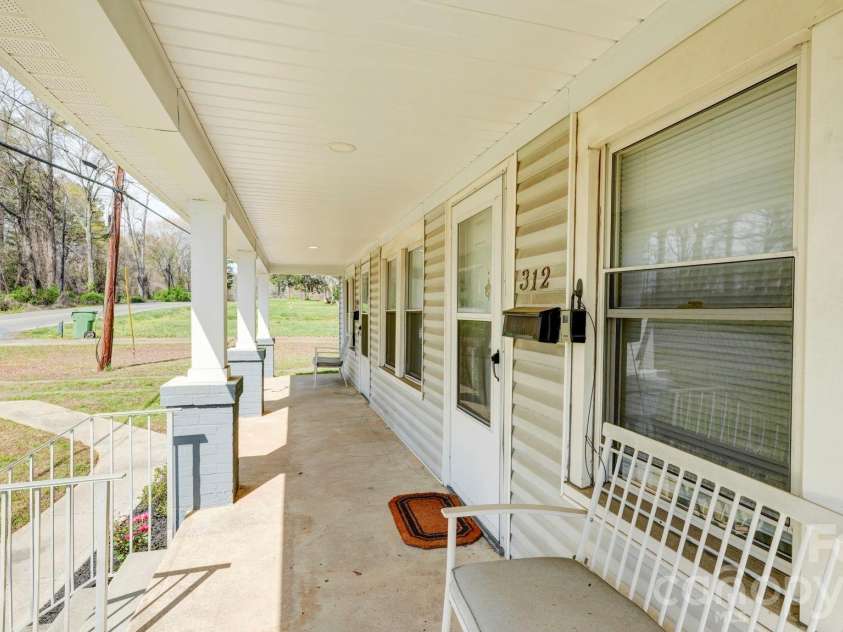 312 & 314 Charlotte Avenue, Mount Holly, NC 28120.  MLS# CAR4358116, YatesRealty ID 11357. 