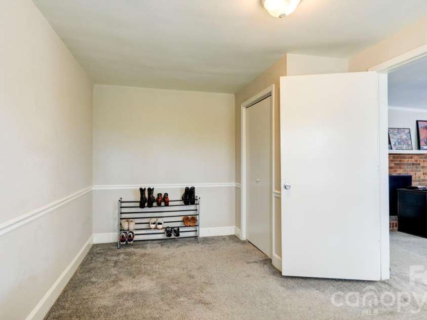 312 & 314 Charlotte Avenue, Mount Holly, NC 28120.  MLS# CAR4358116, YatesRealty ID 11357. 