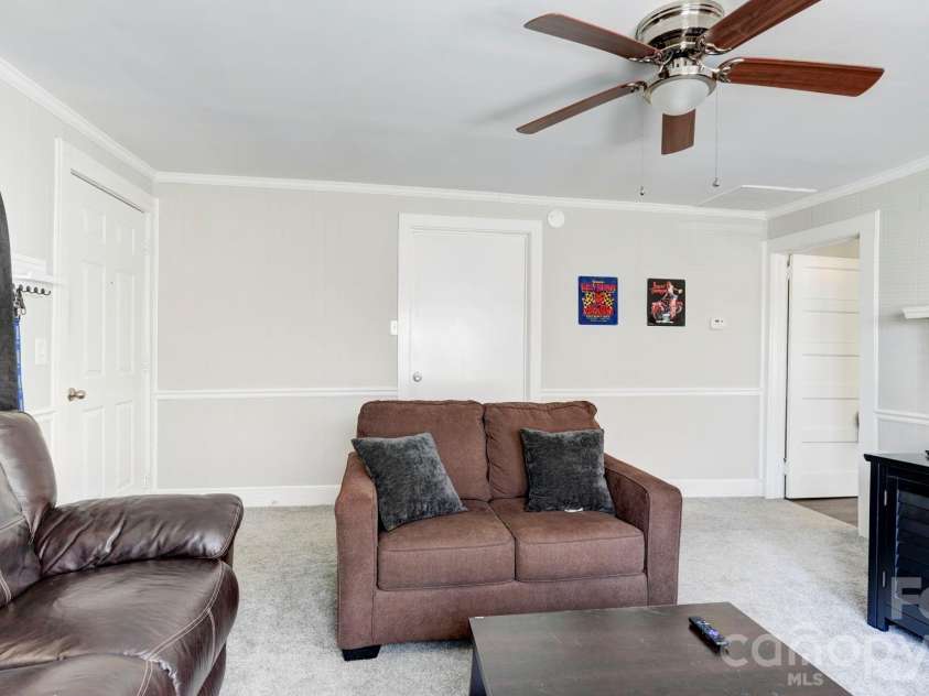 312 & 314 Charlotte Avenue, Mount Holly, NC 28120.  MLS# CAR4358116, YatesRealty ID 11357. 