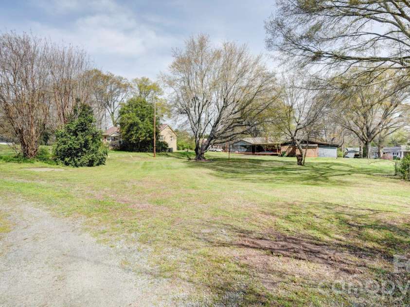 312 & 314 Charlotte Avenue, Mount Holly, NC 28120.  MLS# CAR4358116, YatesRealty ID 11357. 