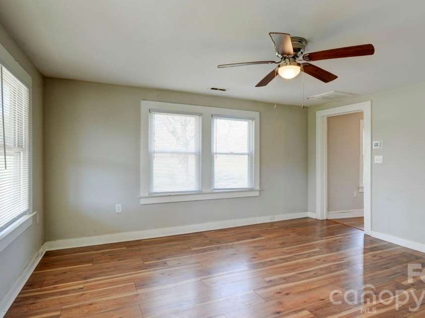 312 & 314 Charlotte Avenue, Mount Holly, NC 28120.  MLS# CAR4358116, YatesRealty ID 11357. 