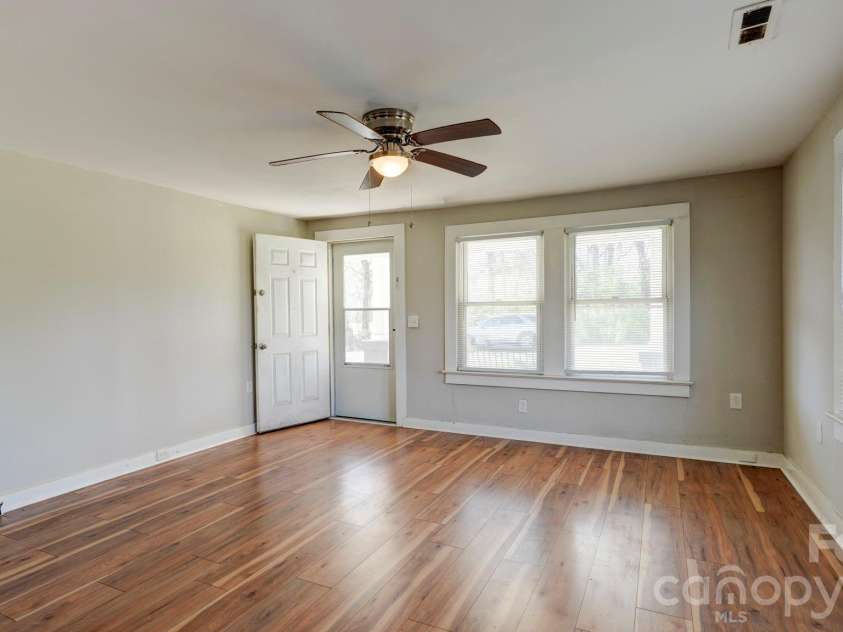 312 & 314 Charlotte Avenue, Mount Holly, NC 28120.  MLS# CAR4358116, YatesRealty ID 11357. 
