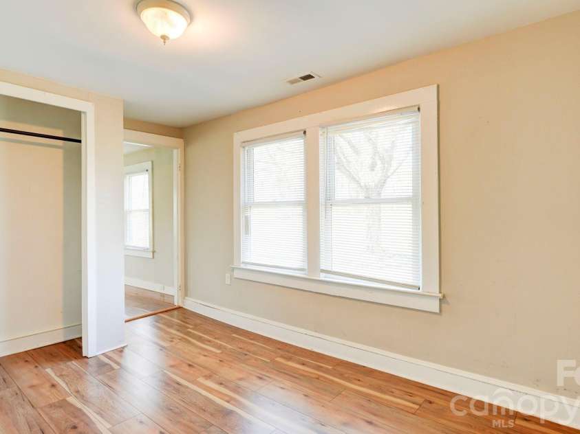 312 & 314 Charlotte Avenue, Mount Holly, NC 28120.  MLS# CAR4358116, YatesRealty ID 11357. 