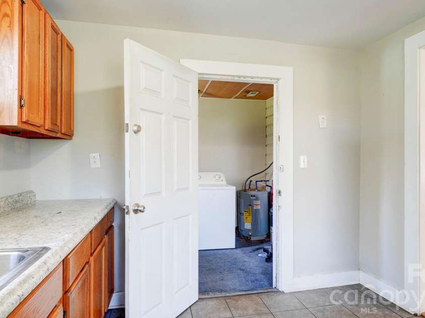 312 & 314 Charlotte Avenue, Mount Holly, NC 28120.  MLS# CAR4358116, YatesRealty ID 11357. 