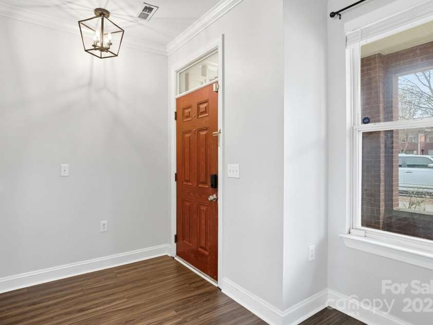 518 9th Street, Charlotte, NC 28202.  MLS# CAR4328040, YatesRealty ID 11358. 