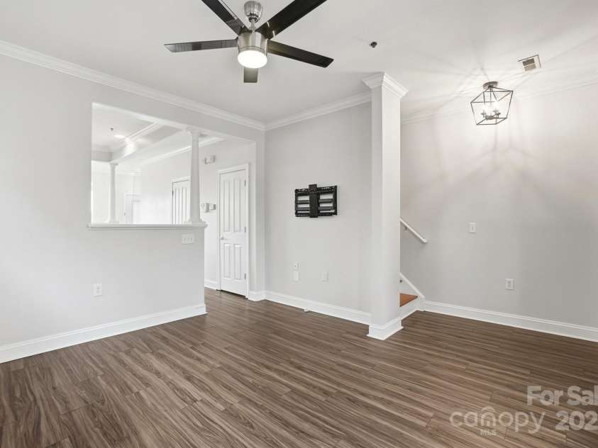 518 9th Street, Charlotte, NC 28202.  MLS# CAR4328040, YatesRealty ID 11358. 