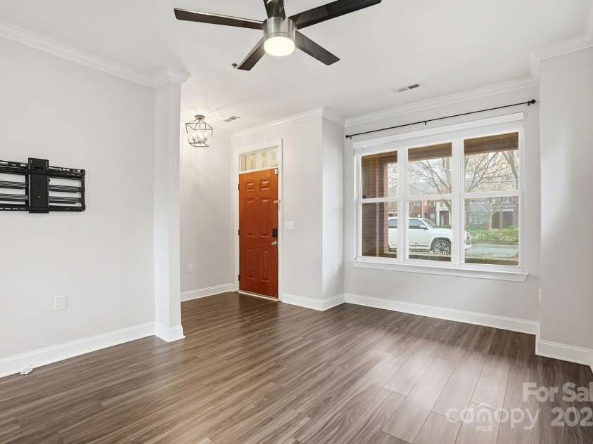 518 9th Street, Charlotte, NC 28202.  MLS# CAR4328040, YatesRealty ID 11358. 
