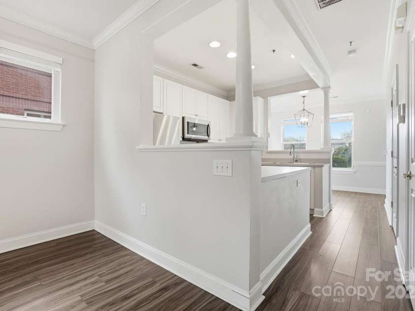 518 9th Street, Charlotte, NC 28202.  MLS# CAR4328040, YatesRealty ID 11358. 