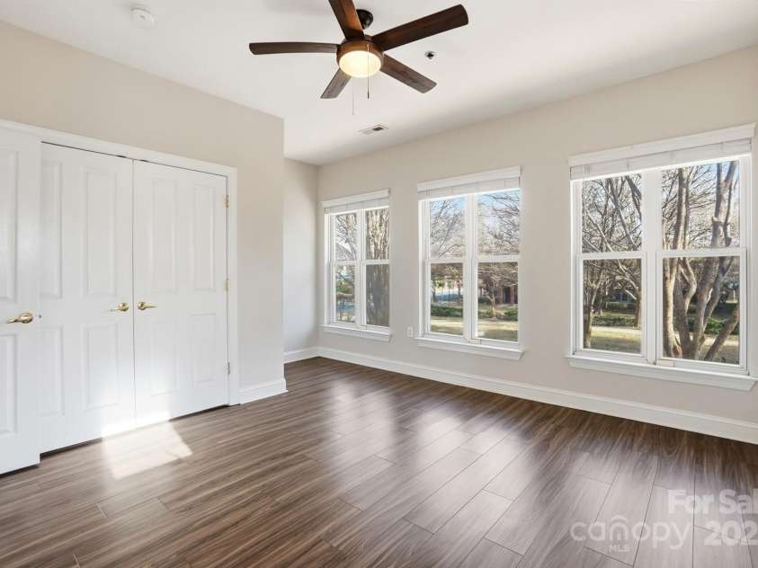 518 9th Street, Charlotte, NC 28202.  MLS# CAR4328040, YatesRealty ID 11358. 