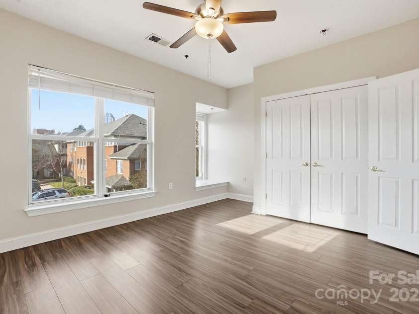 518 9th Street, Charlotte, NC 28202.  MLS# CAR4328040, YatesRealty ID 11358. 