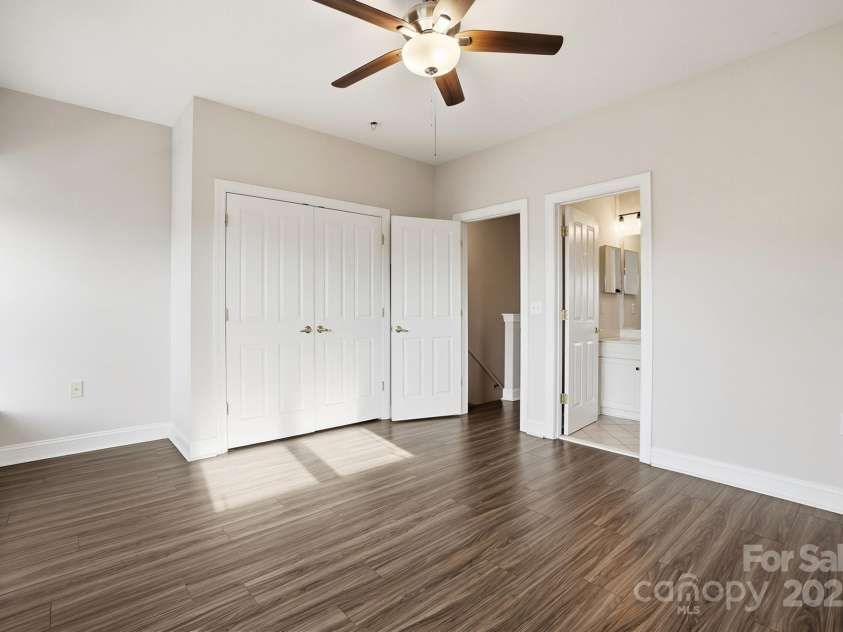 518 9th Street, Charlotte, NC 28202.  MLS# CAR4328040, YatesRealty ID 11358. 