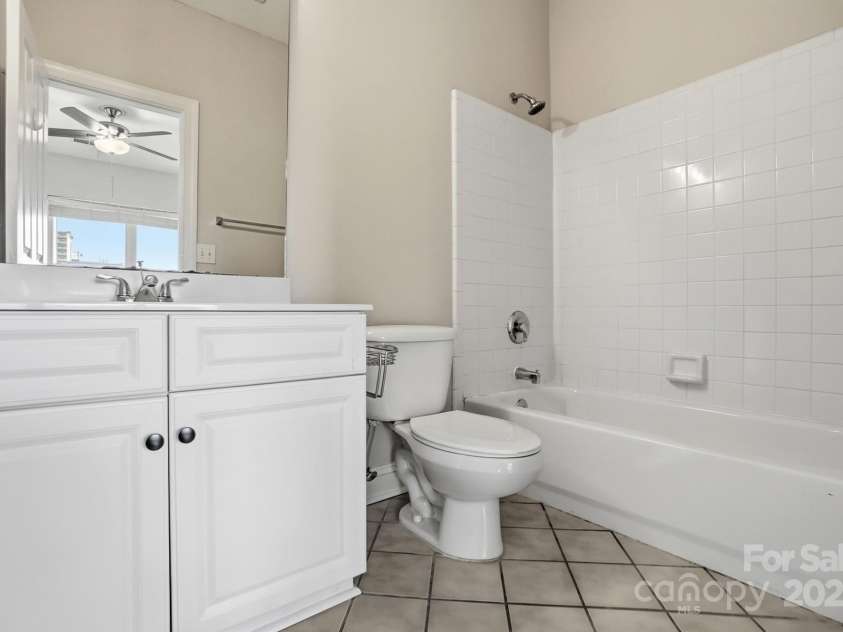 518 9th Street, Charlotte, NC 28202.  MLS# CAR4328040, YatesRealty ID 11358. 