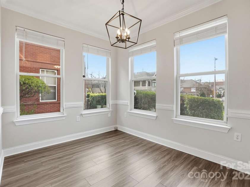 518 9th Street, Charlotte, NC 28202.  MLS# CAR4328040, YatesRealty ID 11358. DINING ROOM