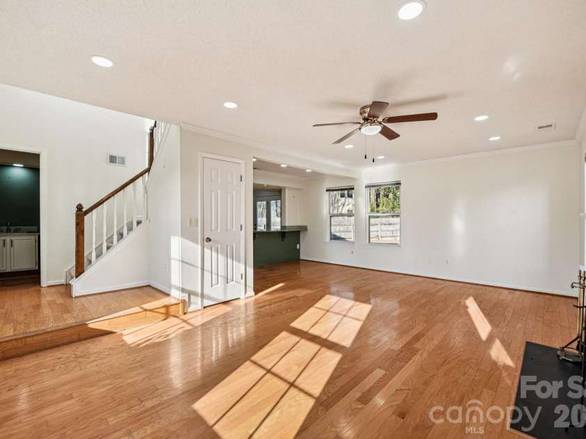 7106 Spring Creek Lane, Charlotte, NC 28273.  MLS# CAR4334554, YatesRealty ID 11359. 