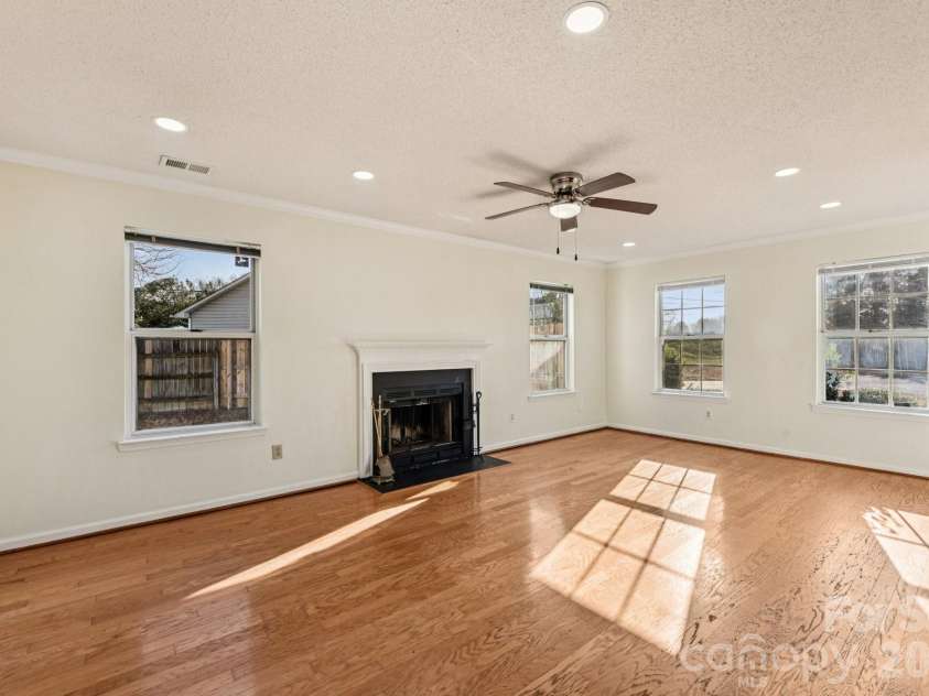7106 Spring Creek Lane, Charlotte, NC 28273.  MLS# CAR4334554, YatesRealty ID 11359. 