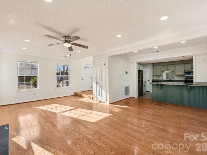 7106 Spring Creek Lane, Charlotte, NC 28273.  MLS# CAR4334554, YatesRealty ID 11359. 