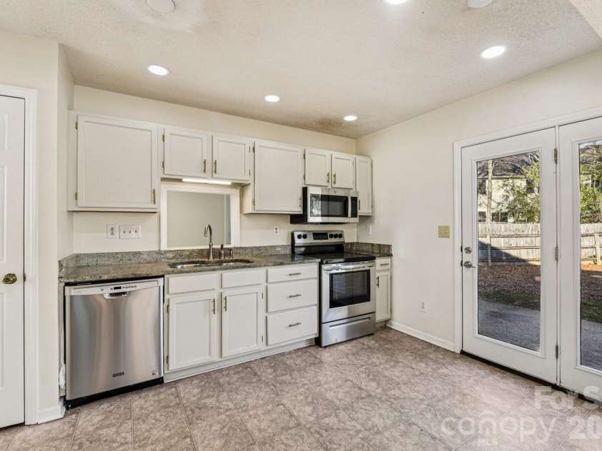 7106 Spring Creek Lane, Charlotte, NC 28273.  MLS# CAR4334554, YatesRealty ID 11359. 