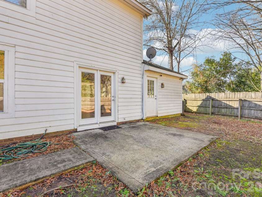 7106 Spring Creek Lane, Charlotte, NC 28273.  MLS# CAR4334554, YatesRealty ID 11359. 