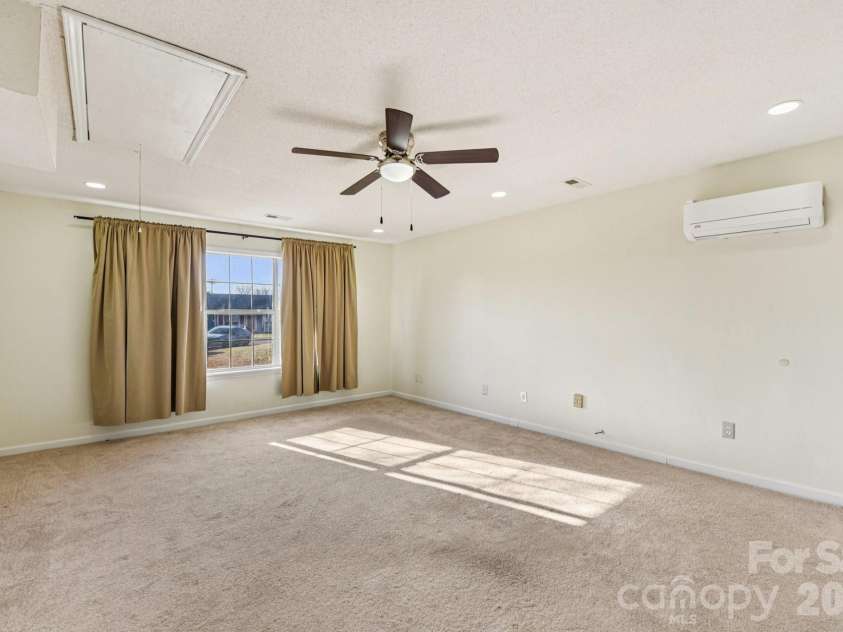 7106 Spring Creek Lane, Charlotte, NC 28273.  MLS# CAR4334554, YatesRealty ID 11359. Bedroom Down