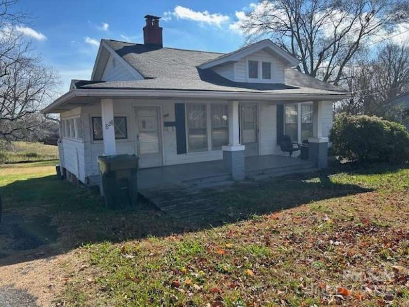 828 Piedmont Avenue, Kings Mountain, NC 28086.  MLS# CAR4320641, YatesRealty ID 1136. 