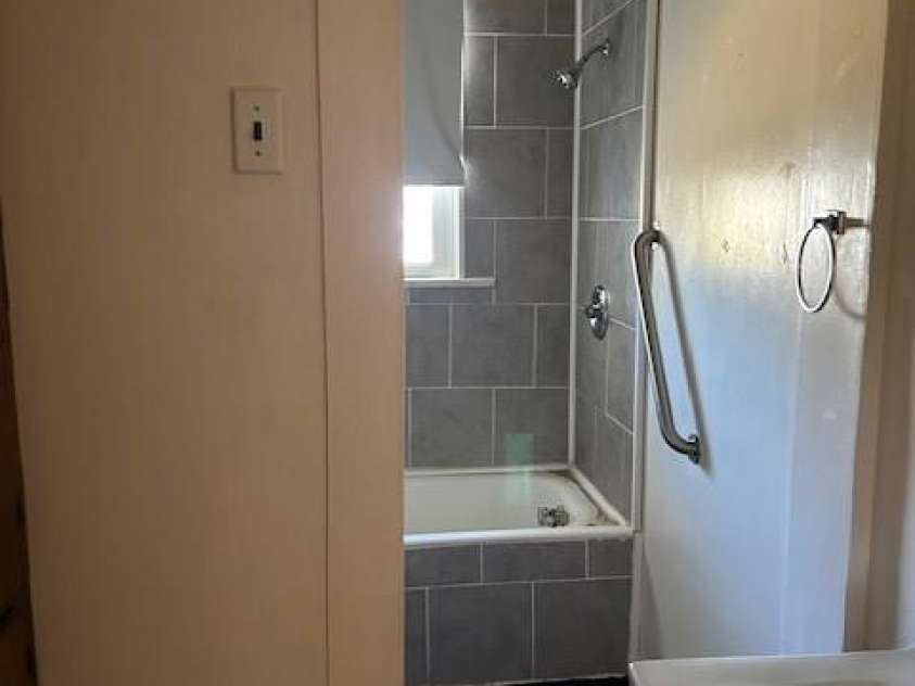 828 Piedmont Avenue, Kings Mountain, NC 28086.  MLS# CAR4320641, YatesRealty ID 1136. FAMILY ROOM