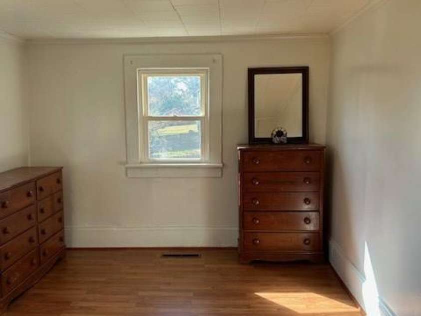 828 Piedmont Avenue, Kings Mountain, NC 28086.  MLS# CAR4320641, YatesRealty ID 1136. SMALL ROOM