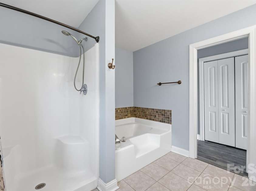 193 Red Hawk Lane, Olin, NC 28660.  MLS# CAR4361213, YatesRealty ID 11361. 