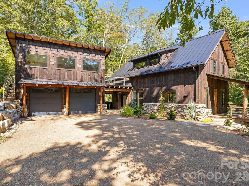 39 Bent Creek Preserve Road, Asheville, NC 28806.  MLS# CAR4359844, YatesRealty ID 11362. 