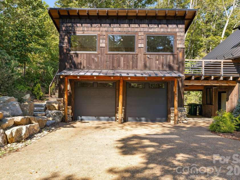39 Bent Creek Preserve Road, Asheville, NC 28806.  MLS# CAR4359844, YatesRealty ID 11362. 