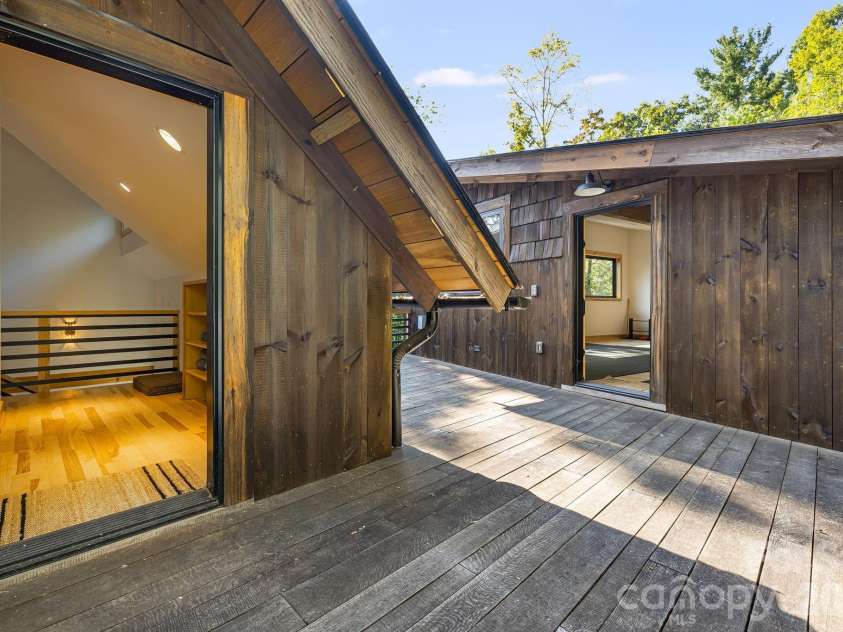 39 Bent Creek Preserve Road, Asheville, NC 28806.  MLS# CAR4359844, YatesRealty ID 11362. 
