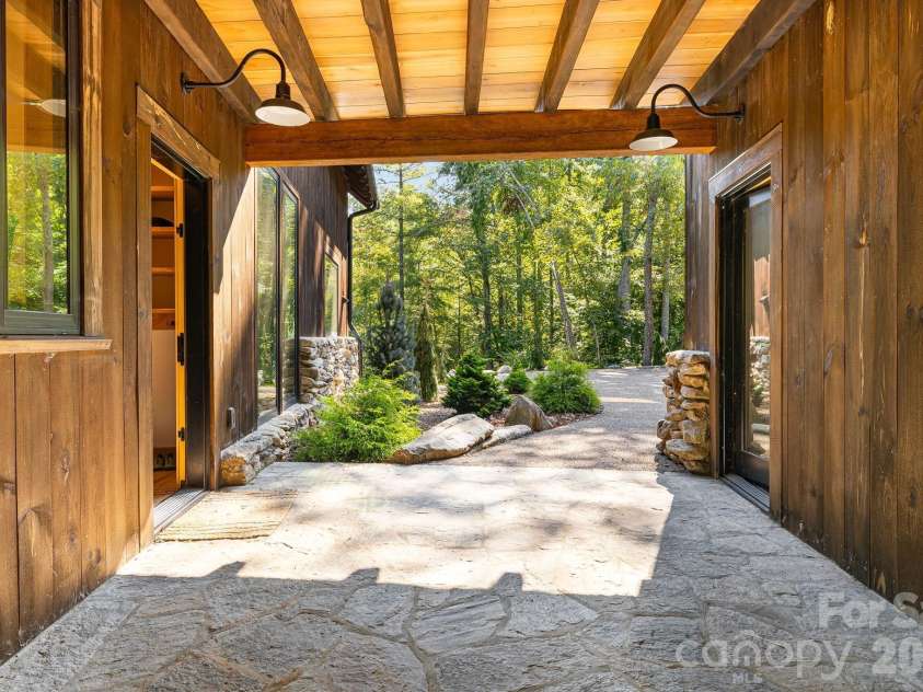 39 Bent Creek Preserve Road, Asheville, NC 28806.  MLS# CAR4359844, YatesRealty ID 11362. 