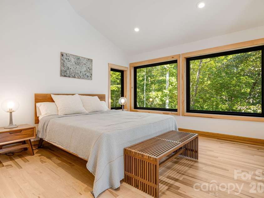 39 Bent Creek Preserve Road, Asheville, NC 28806.  MLS# CAR4359844, YatesRealty ID 11362. 