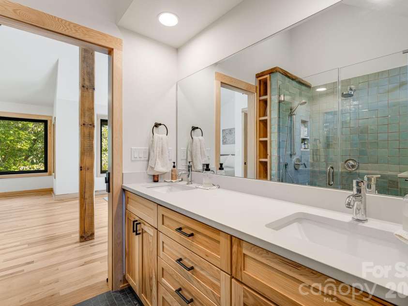 39 Bent Creek Preserve Road, Asheville, NC 28806.  MLS# CAR4359844, YatesRealty ID 11362. 