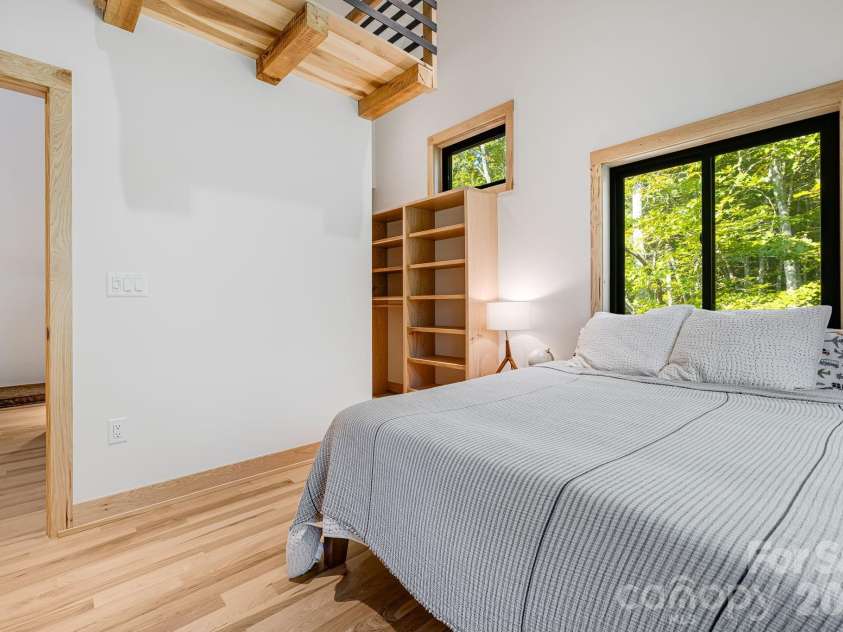 39 Bent Creek Preserve Road, Asheville, NC 28806.  MLS# CAR4359844, YatesRealty ID 11362. 