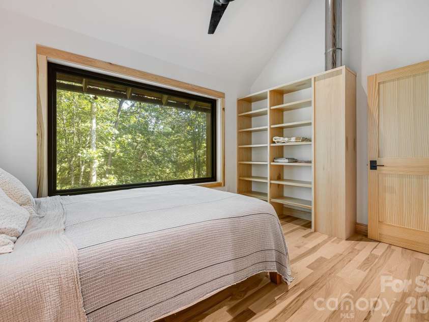 39 Bent Creek Preserve Road, Asheville, NC 28806.  MLS# CAR4359844, YatesRealty ID 11362. 