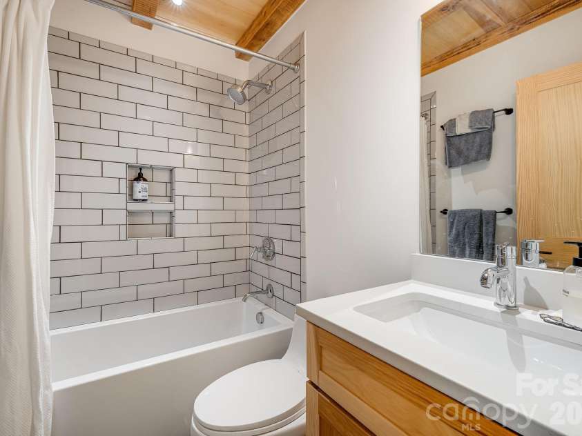 39 Bent Creek Preserve Road, Asheville, NC 28806.  MLS# CAR4359844, YatesRealty ID 11362. 