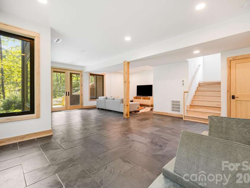 39 Bent Creek Preserve Road, Asheville, NC 28806.  MLS# CAR4359844, YatesRealty ID 11362. 
