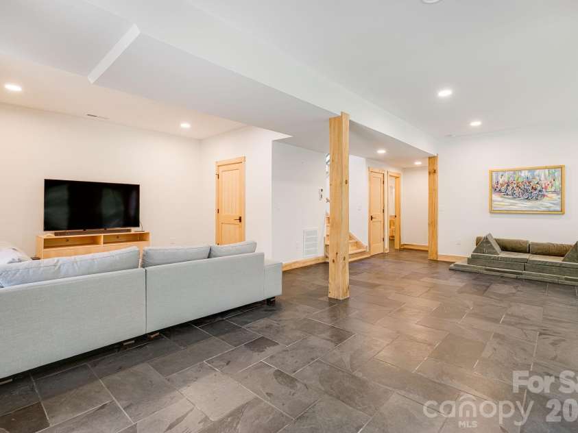 39 Bent Creek Preserve Road, Asheville, NC 28806.  MLS# CAR4359844, YatesRealty ID 11362. 