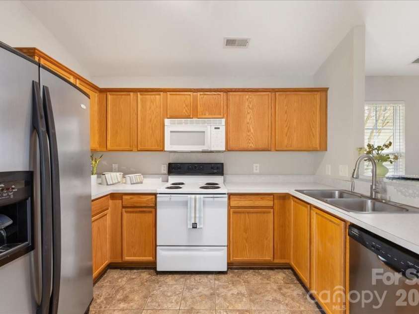 2872 Signal Court, Concord, NC 28025.  MLS# CAR4347290, YatesRealty ID 11363. 