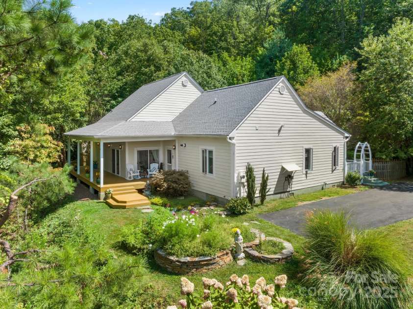 80 Ivy Cove Road, Fairview, NC 28730.  MLS# CAR4249223, YatesRealty ID 11363. 