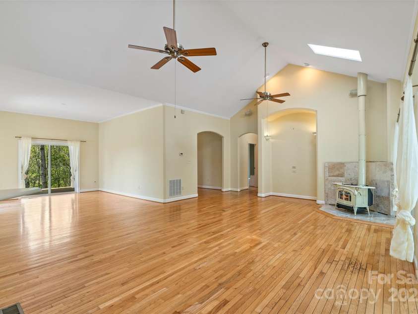 80 Ivy Cove Road, Fairview, NC 28730.  MLS# CAR4249223, YatesRealty ID 11363. 