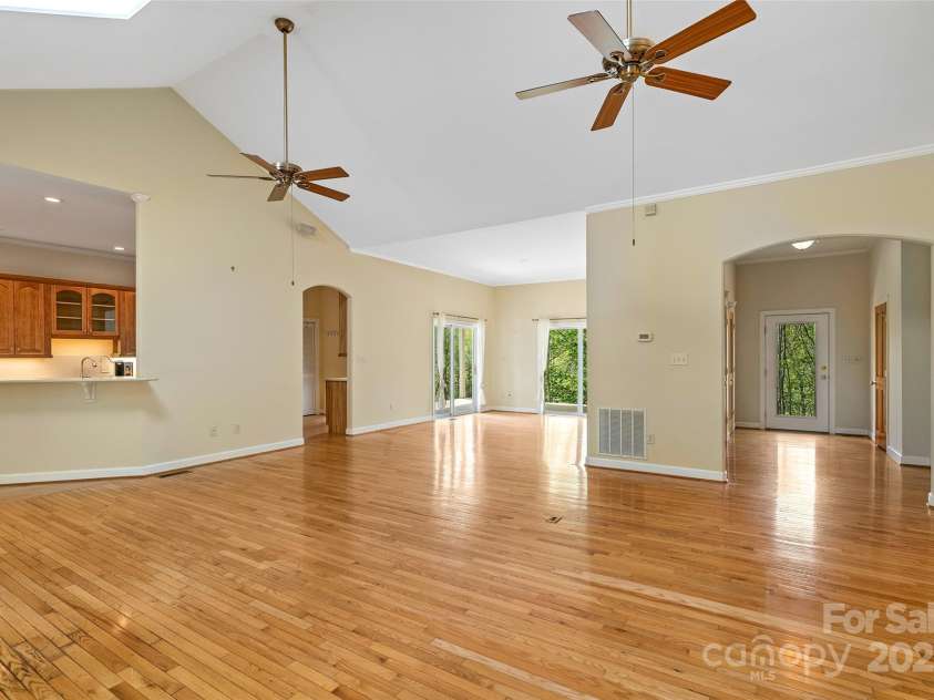 80 Ivy Cove Road, Fairview, NC 28730.  MLS# CAR4249223, YatesRealty ID 11363. 